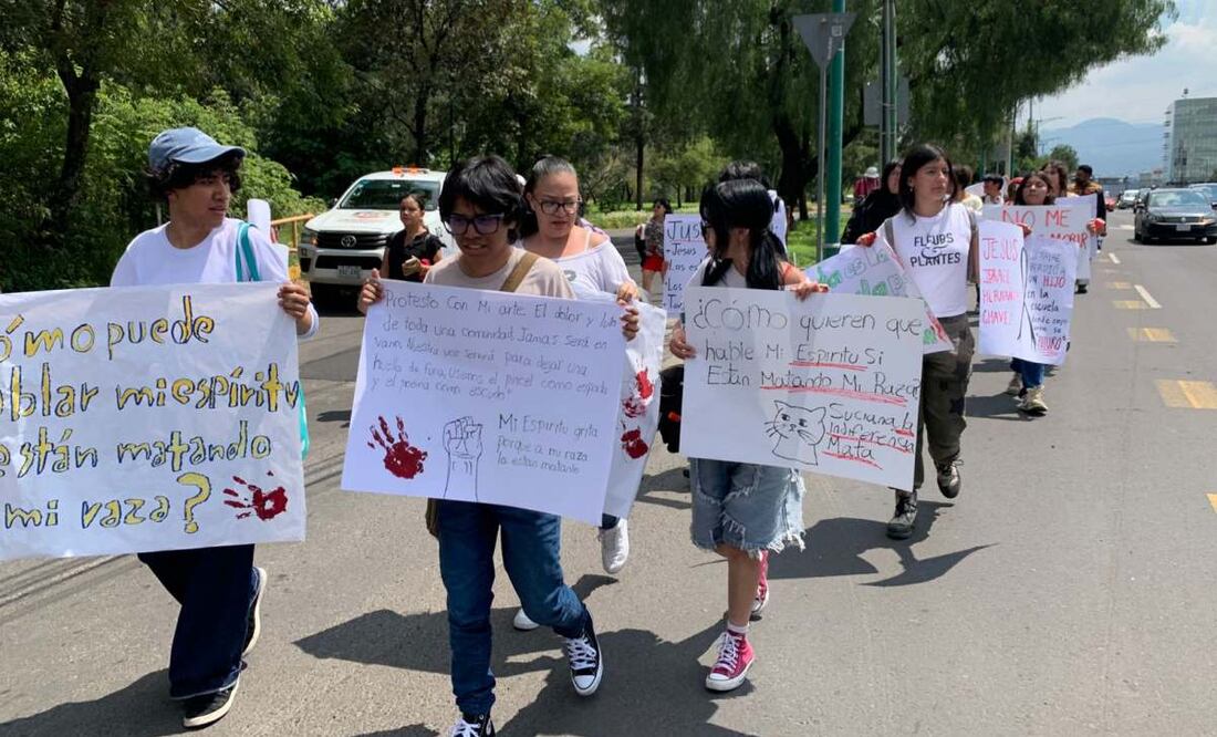 Alumnos de CCH Sur realizan marcha hacia rectoria
Foto: Especial.