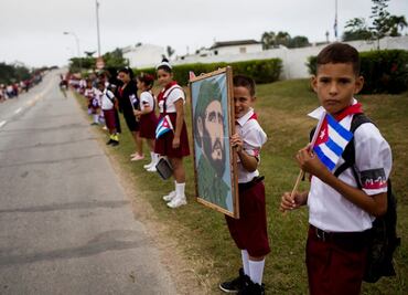 Inicia último tramo de recorrido de cenizas de Fidel Castro por Cuba