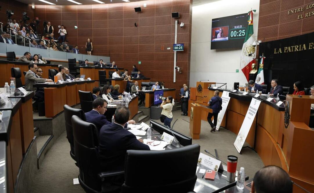 Primer conversatorio sobre análisis de las Políticas de Telecomunicaciones y Radiodifusión en el Senado de la República. Foto: Diego Simón Sánchez/ EL UNIVERSAL