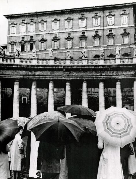 Así han anunciado las muertes de los Papas