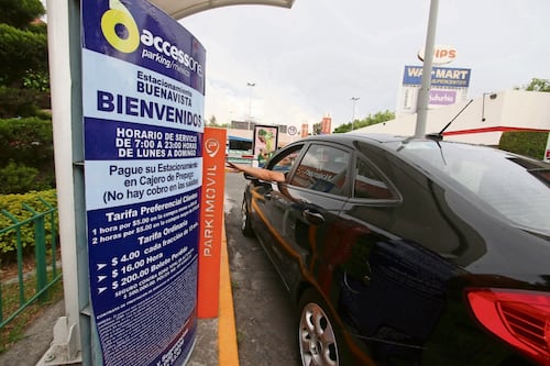 Mexico City to restrict parking lot exits on Reforma for Mexico vs. Ecuador match