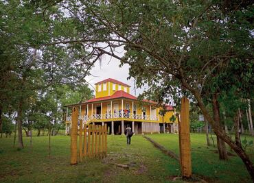Fidel logró lo que quería: medio hermano de Castro