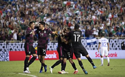 México derrota a El Salvador y avanza como líder de grupo en la Copa Oro