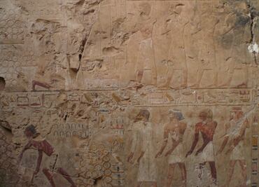 Mexican archeologists continue tomb restoration