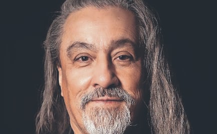 Sr. González lanza novela que tiene  banda sonora