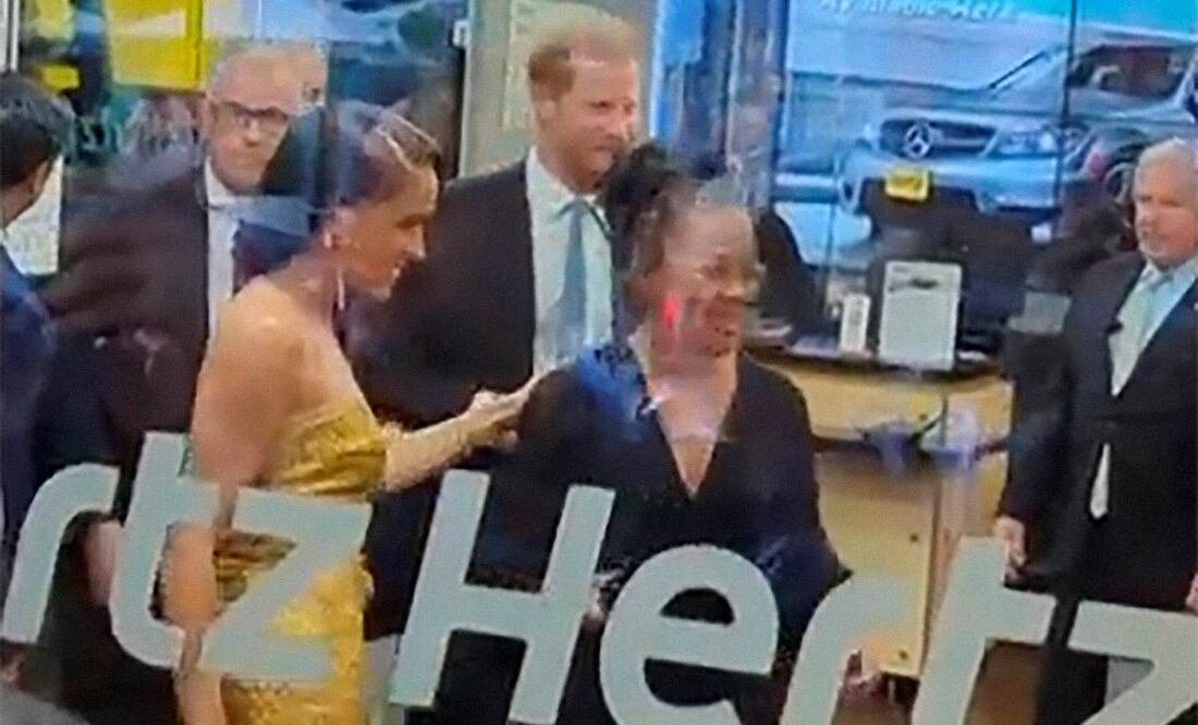 Príncipe Harry y Meghan Markle captados previo a la persecución automovilística. Foto: AP