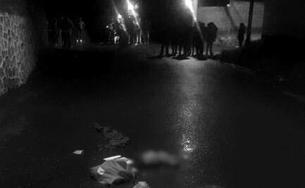 Rescatan de linchamiento a mujer que presuntamente decapitó a anciano en Amecameca