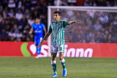 Diego Lainez no se encuentra en el Corregidora, pero el Betis derrota al Querétaro