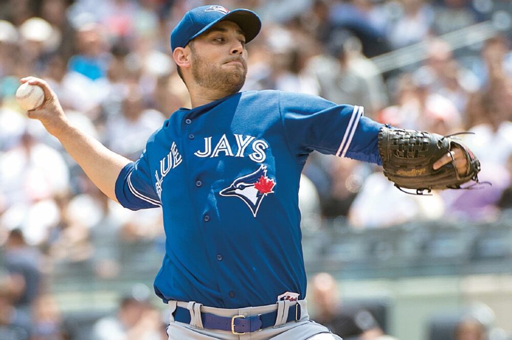 El lanzador mexicano de Toronto, Marco Estrada, confirmó su dominio en labor de 6.1 entradas sin permitir carrera a los Yankees de Nueva York (GREGORY FISHER. USA TODAY SPORTS)