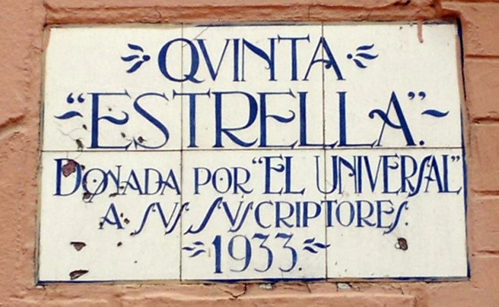Placa de “La Quinta Estrella”, en la calle de Diamante, donada por “El Universal” a un suscriptor premiado en 1933. Foto: Sócrates Vera.