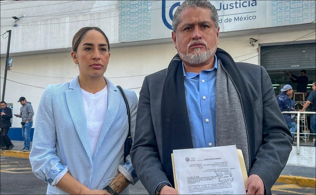 Tamara Vega junto a su equipo legal / Foto: María Fernanda Dávalos Soriano - EL UNIVERSAL