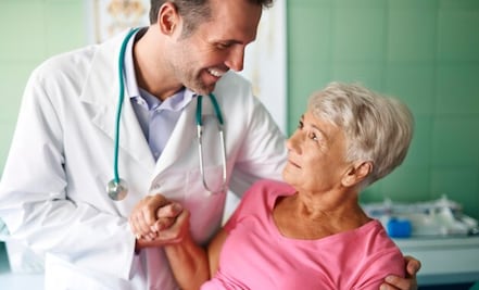 Conoce los síntomas que indican que la presión arterial está baja, según cardiólogo