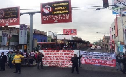 Restablecen circulación en Eje 4 Sur tras bloqueo de locatarios 