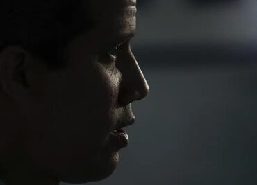 Opositor venezolano Juan Guaidó llega a Miami; denuncia que lo "sacaron" de Colombia