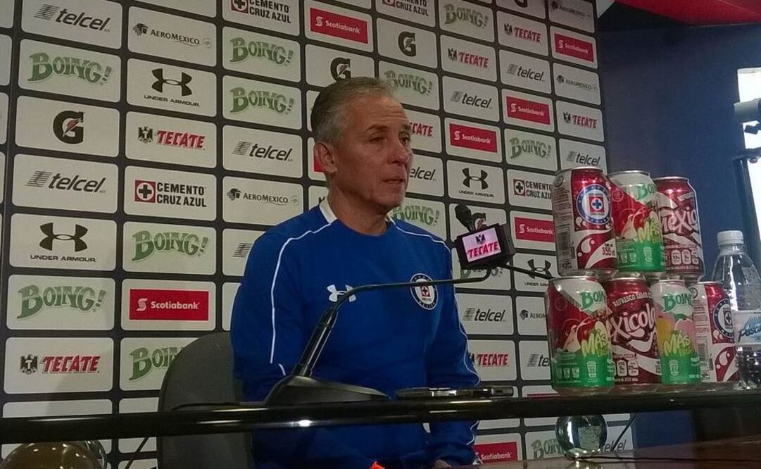 Sergio Bueno en conferencia de prensa. Daniel Blumrosen