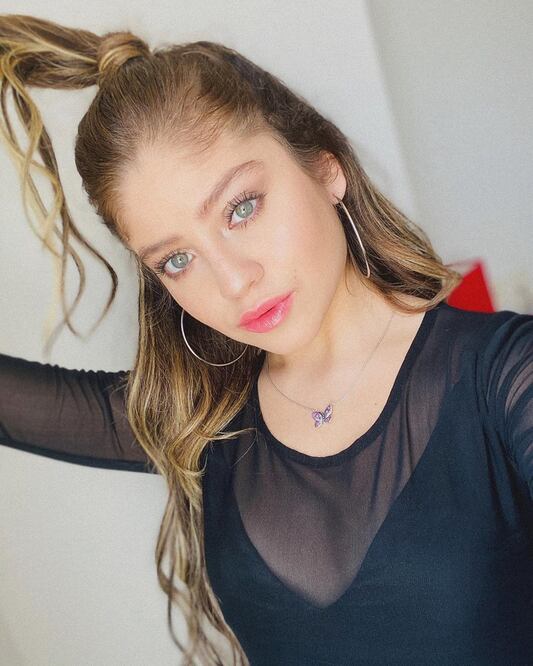 Karol festejó que se integró a una nueva disquera y nosotros repasamos sus mejores looks. Foto: Instagram @KarolSevilla