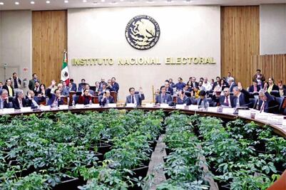 INE avala voto en 2017 de mexicanos en EU