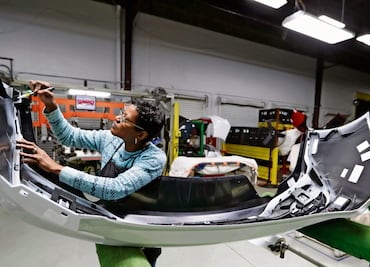 Sector privado de EU crea 143 mil empleos en septiembre, mejor de lo esperado; aumento no implicó crecimiento de salarios