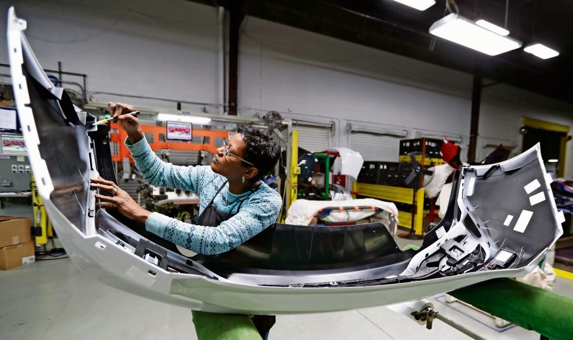 el número de trabajadores sin empleo en el país es de 6.5 millones. Desde abril, señala la BLS el desempleo ha aumentado 0.5 puntos porcentuales, en 849 mil personas.