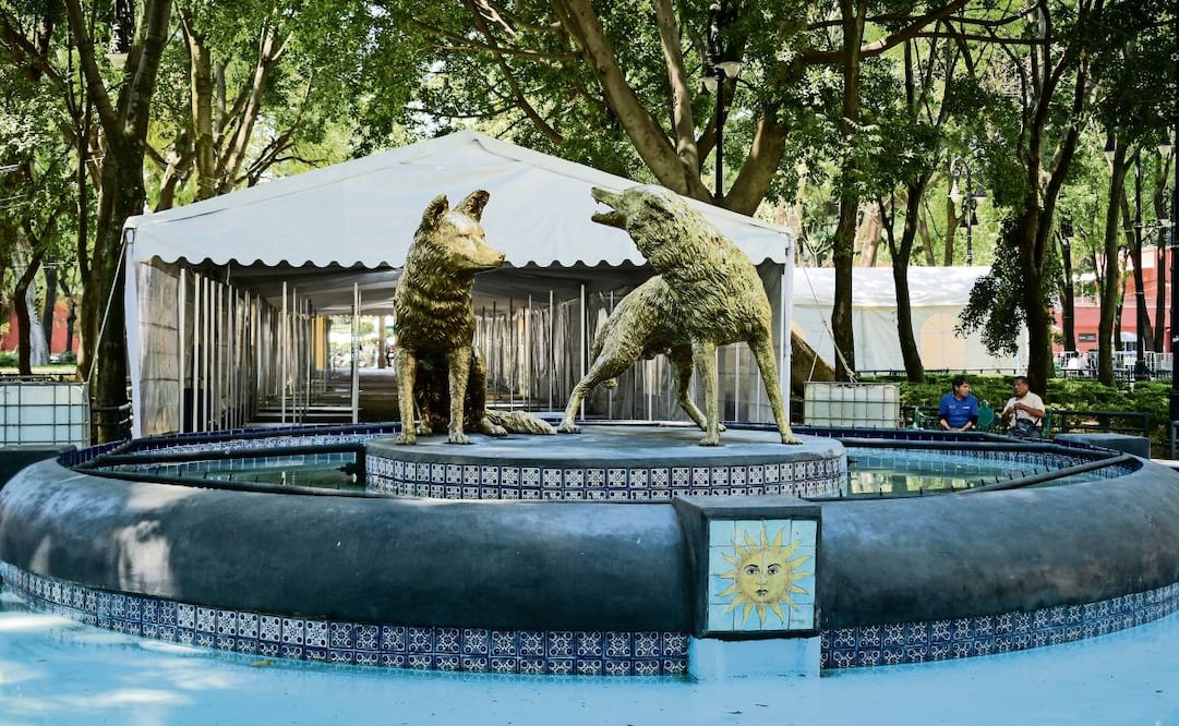 Las obras en la emblemática Fuente de los Coyotes han concluido y las figuras de los animales ya no están cubiertas con plástico. Foto: Santiago Cadena / EL UNIVERSAL