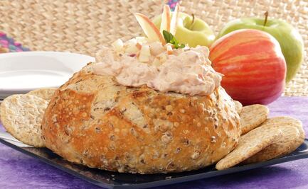 Prepara un rico dip de manzana con nuez para botanear