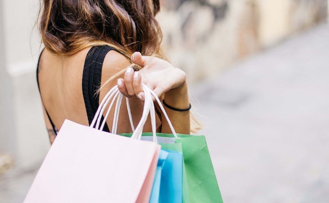 Bufandas, bolsas y más están a bajo precio. (Fotos: Cortesía de forever21.com; pullandbear.com; shop.mango.com; zara.com; shasa.com y Pixabay) 