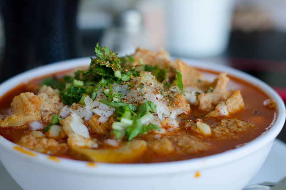 Las migas se caracterizan por tener una textura distinta a cualquier otro caldo. Foto: Pexels