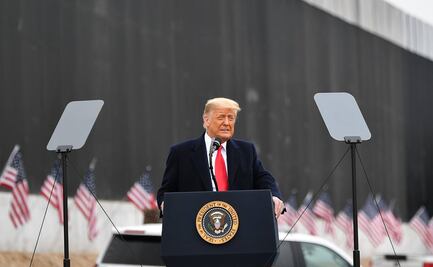 Desde el muro con México, Trump dice que hay "cero riesgo" de que lo destituyan