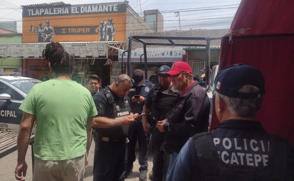 Un hombre identificado como Juan Carlos “N”, quien se acreditó como propietario del lugar, sin presentar documentos u ordenamientos legales que lo acreditan, fue quien ordenó el desalojo. Foto: Especial