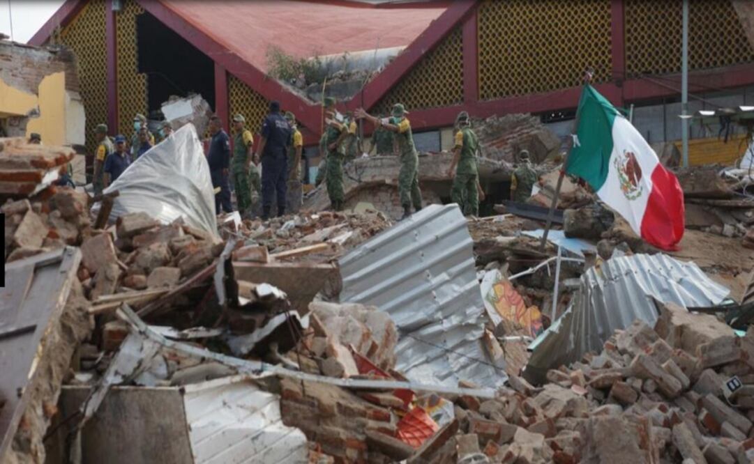Hundreds of residents in Juchitlán Oaxaca woke up today among tons of debris - Photo: Edwin Hernández/EL UNIVERSAL