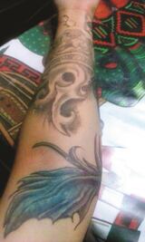 Trabajadora de Panal acusa despido por estar tatuada