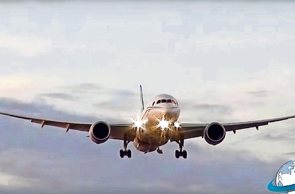 Originalmente se tenía previsto que el nuevo avión presidencial, que llevará el nombre de José María Morelos y Pavón, llegara a México en diciembre pasado, pero la Presidencia informó que era necesario realizarle pruebas a fondo (ARCHIVO. EL UNIVERSAL)