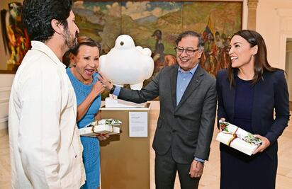 Colombia se agita en el pantano político