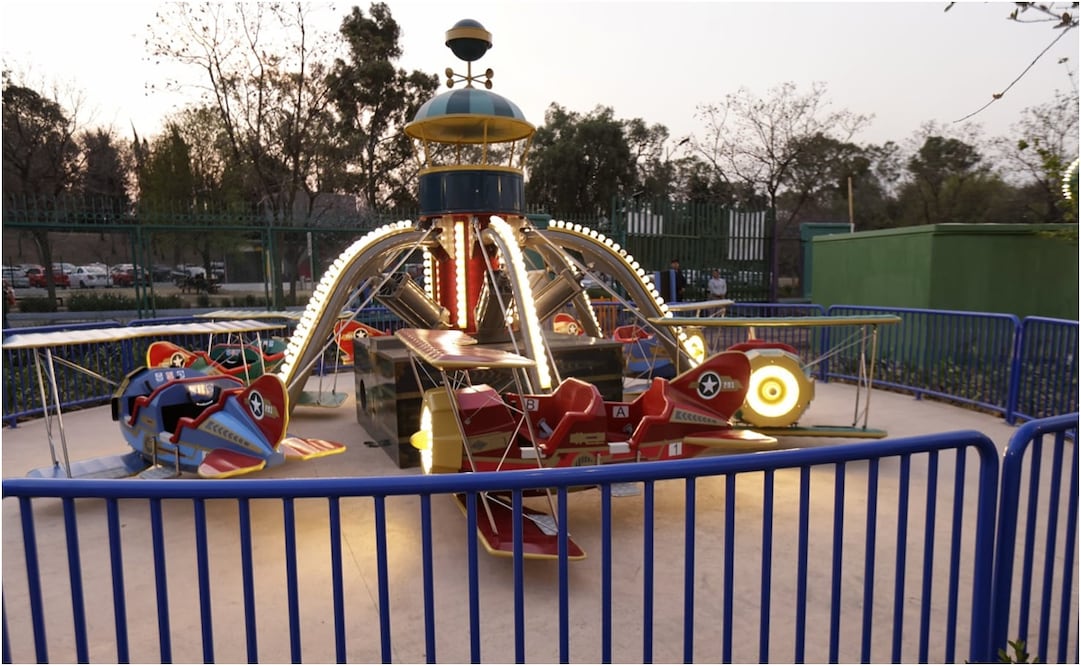 El Parque Urbano Aztlán cuenta con más de una veintena de juegos mecánicos y atracciones para los usuarios de todas las edades. Foto: Fernanda Rojas/El Universal