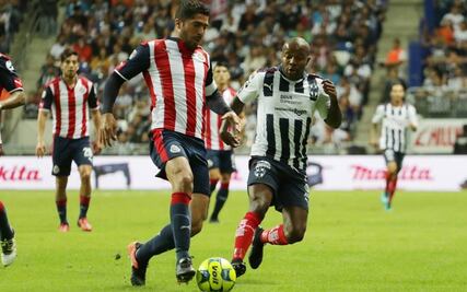 Con 9 jugadores Chivas sacó el empate ante Rayados