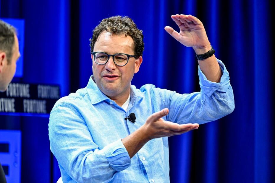 La idea de vivir 160 años sigue siendo más un sueño futurista que una realidad tangible. Fuente: Freepik.