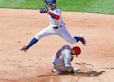 Cubs arrasa a los Reds