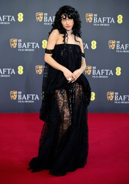 Odessa A'zion eligió un vestido de encaje floral. Foto: EFE