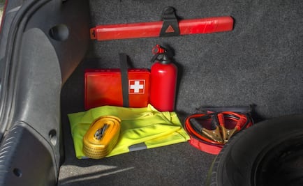 Esto es lo que debes guardar en el botiquín de tu auto