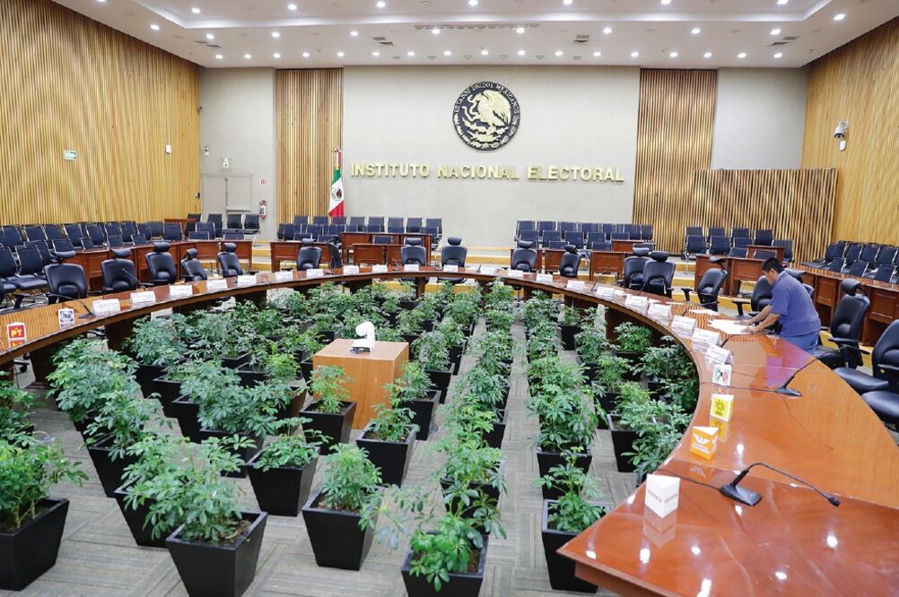 La última semana de diciembre venció el plazo para que los aspirantes presentaran su informe final de operaciones al INE (ARCHIVO EL UNIVERSAL)