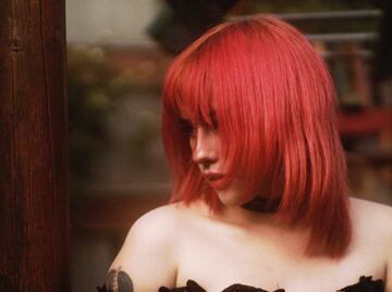 Cómo hacer un tinte rojo con flor de jamaica