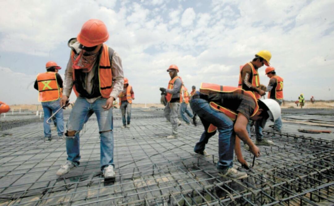 En el caso del sector construcción, la confianza empresarial reportó un retroceso mensual de 2.9 puntos. Foto: Archivo/EL UNIVERSAL