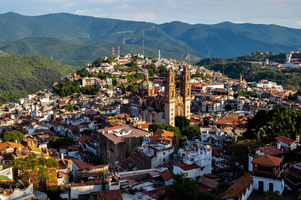 En Taxco de Alarcón, la Parroquia de Santa Prisca es uno de los máximos ejemplos de estilo churrigueresco en México. (Foto: iStock) 