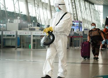 China cancela cientos de vuelos por nuevos brotes de Covid-19