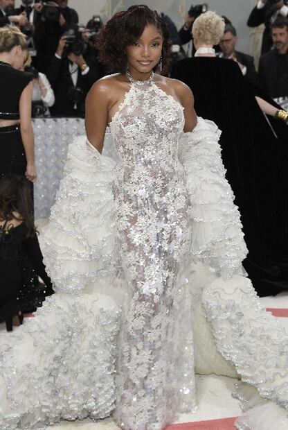 Halle Bailey en la alfombra del Met. Foto: Evan Agostini/Invision/AP, Archivo EL UNIVERSAL.