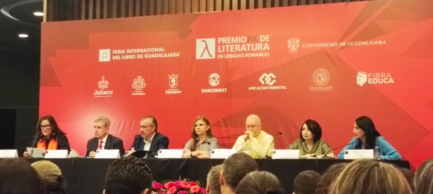Presidium del anuncio del Premio FIL de Literatura.
Foto: EL UNIVERSAL / José Quezada