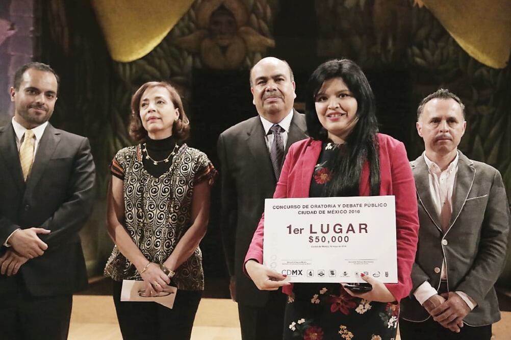 Graciela Corona, abogada de 25 años, afirma que se preparó durante seis meses para poder ganar el concurso. Entre otros sacrificios, tuvo que dejar su trabajo (ALEJANDRA LEYVA. EL UNIVERSAL)