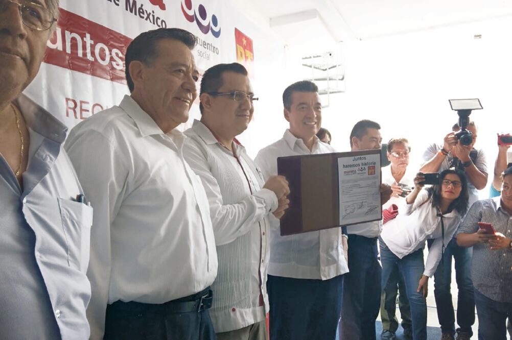 El abanderado de la coalición Juntos Haremos Historia (Morena-PT-PES), Rutilio Escandón, convocó a sus adversarios políticos a evitar “la guerra sucia” ()