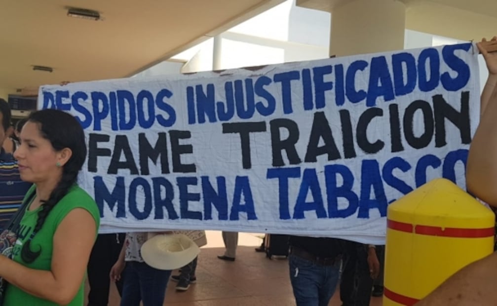Reciben a AMLO con protestas en Tabasco