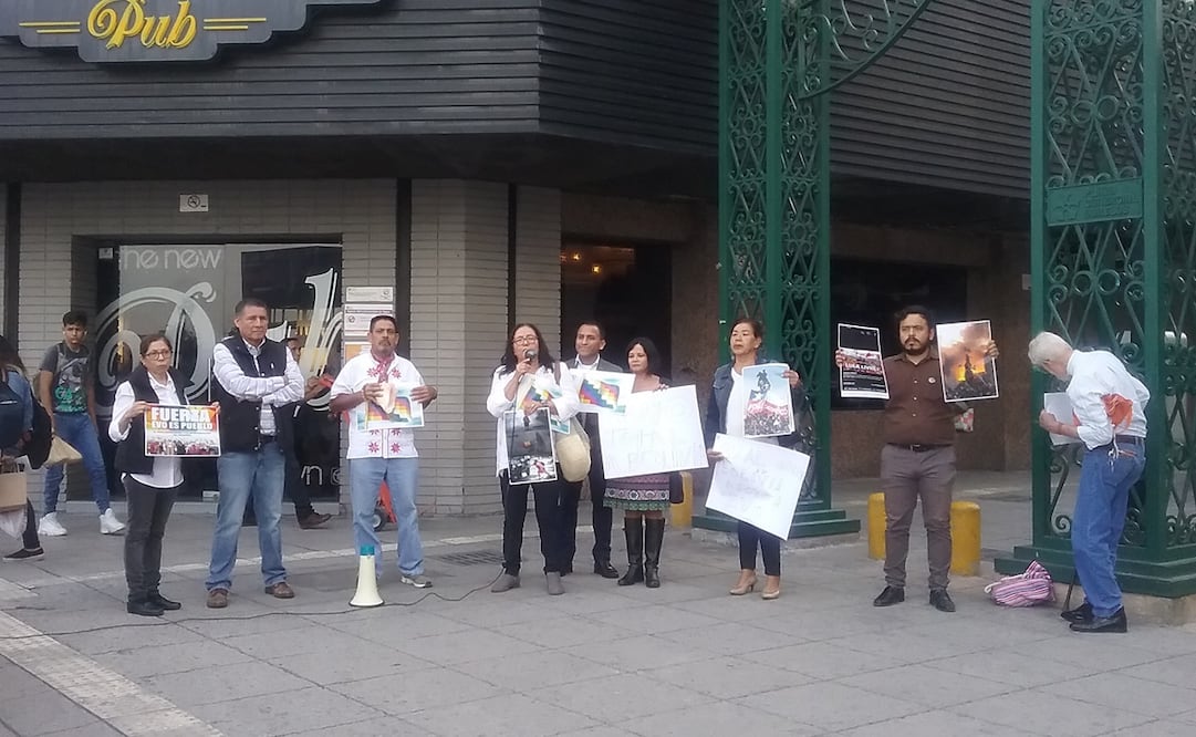  Entre los manifestantes estuvo el diputado local de Morena, Luis Armando Torres / Especial